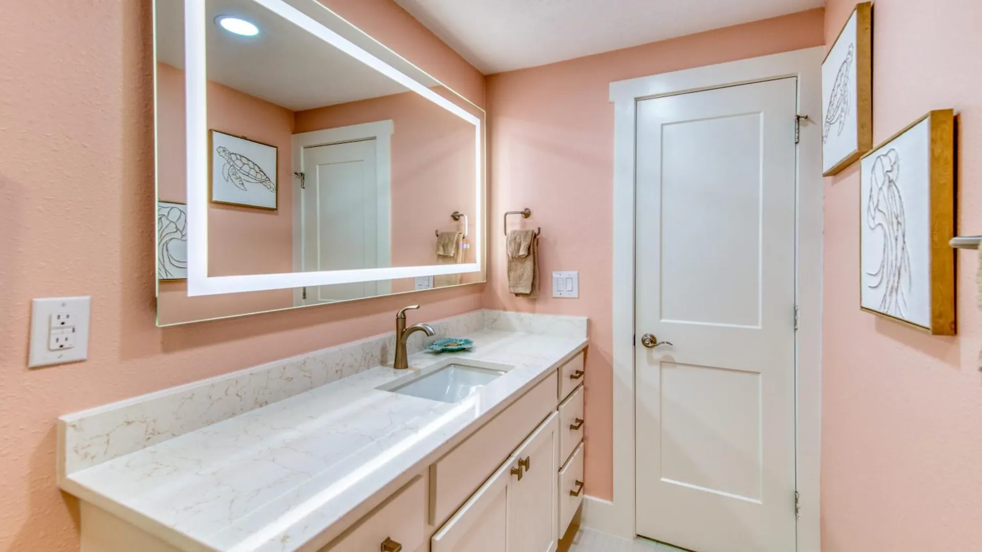 Beach House Condominiums C603 - Beachfront With Pool, Wifi, & Beach Service Destin 0*,  United States