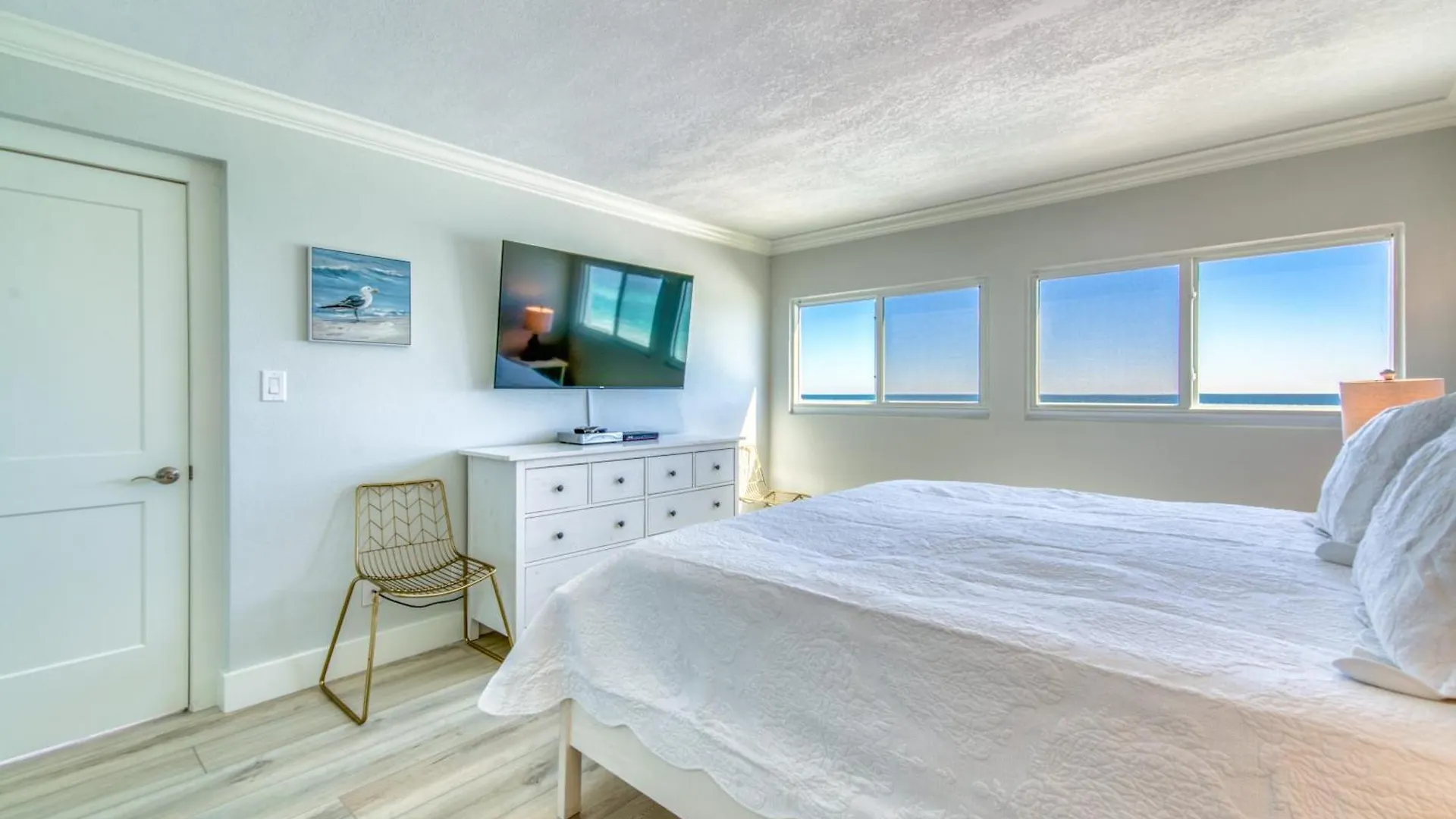 Beach House Condominiums C603 - Beachfront With Pool, Wifi, & Beach Service Destin