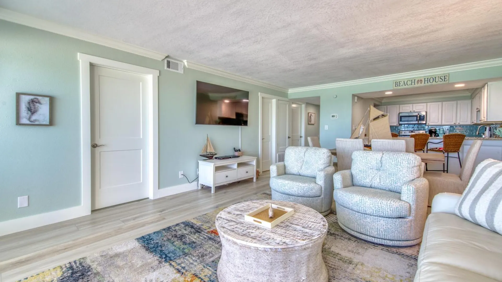 Apartment Beach House Condominiums C603 - Beachfront With Pool, Wifi, & Beach Service Destin