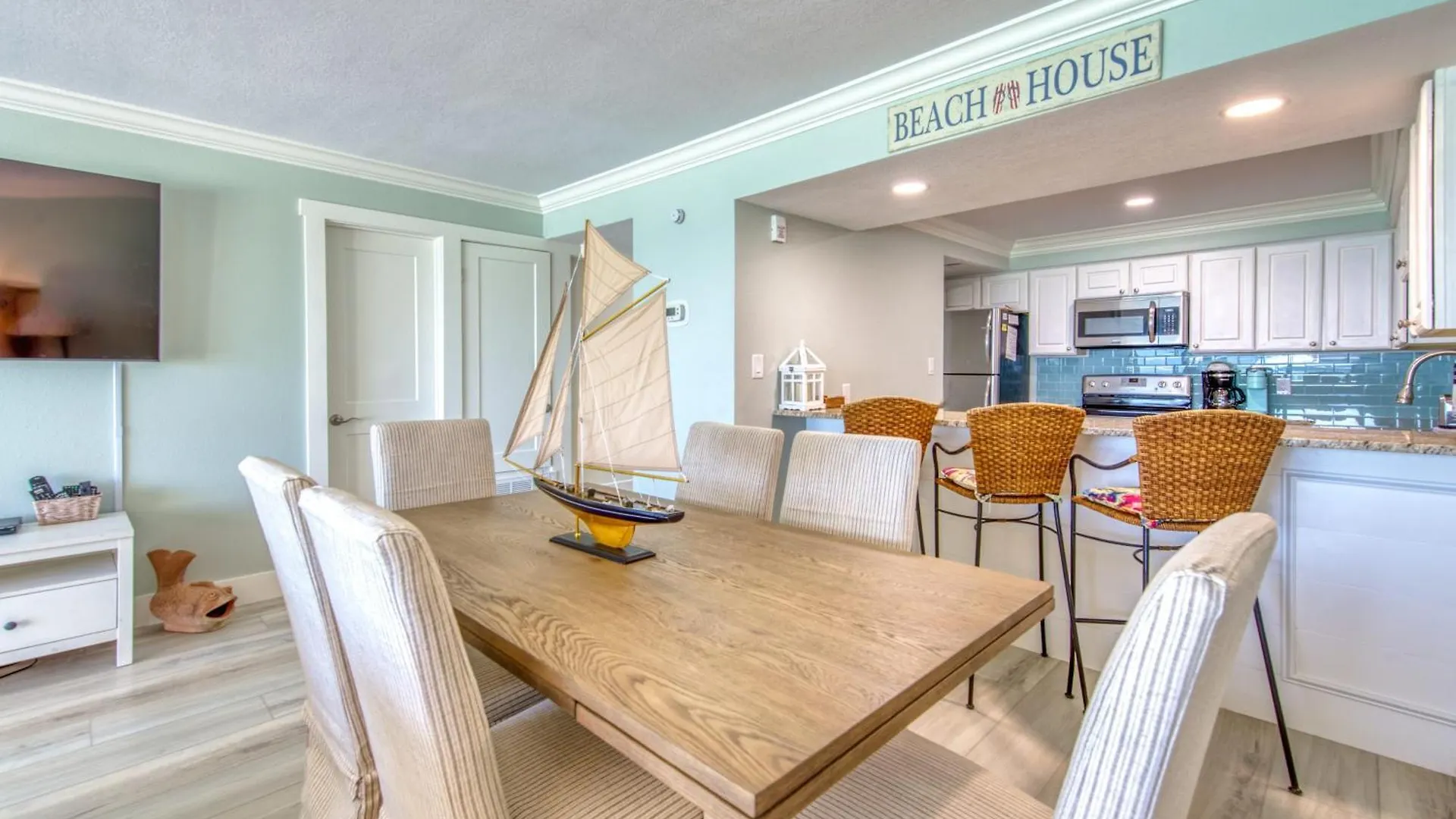 Beach House Condominiums C603 - Beachfront With Pool, Wifi, & Beach Service Destin 0*,  United States