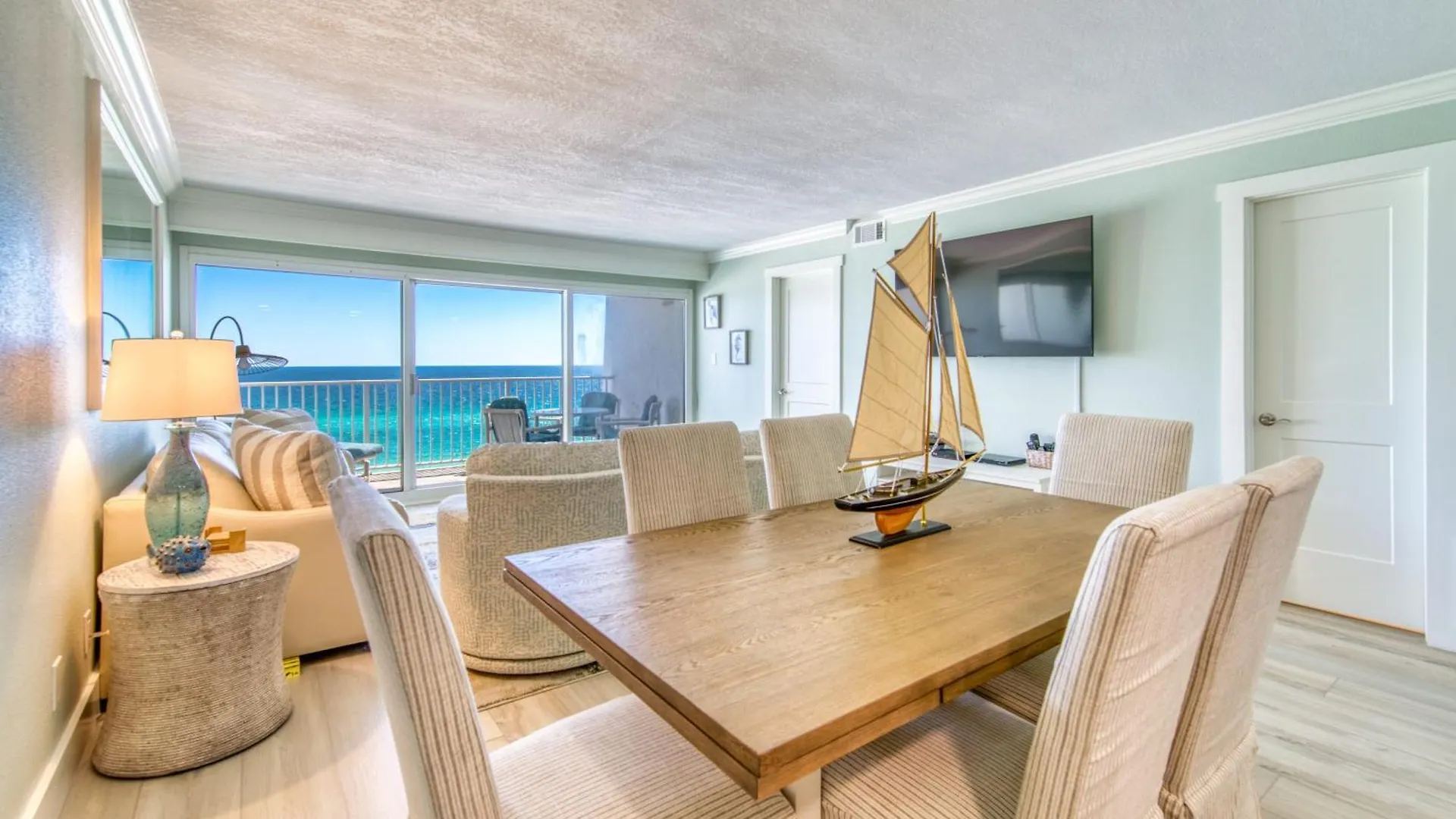 Apartment Beach House Condominiums C603 - Beachfront With Pool, Wifi, & Beach Service Destin United States