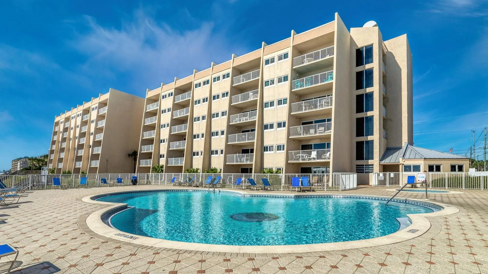 Beach House Condominiums C603 - Beachfront With Pool, Wifi, & Beach Service Destin Apartment
